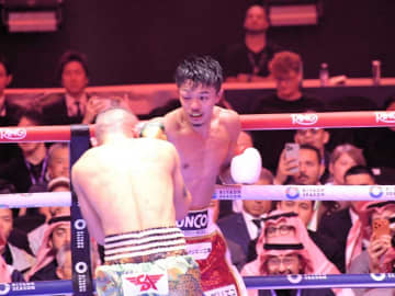 僅差判定にリヤドの会場がどよめく 中谷潤人が辛勝 中盤はKOフィニッシュ期待し「ナカタニ！」の合唱発生も