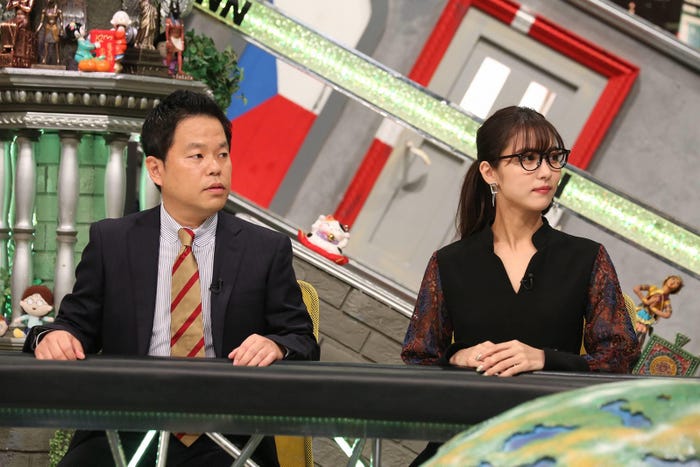 (左から)津田篤宏、石川恋(C)フジテレビ