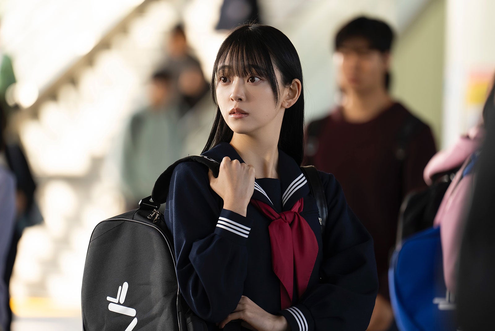 堀未央奈（C）2024 映画「遺書、公開。」製作委員会（C）陽東太郎／SQUARE ENIX