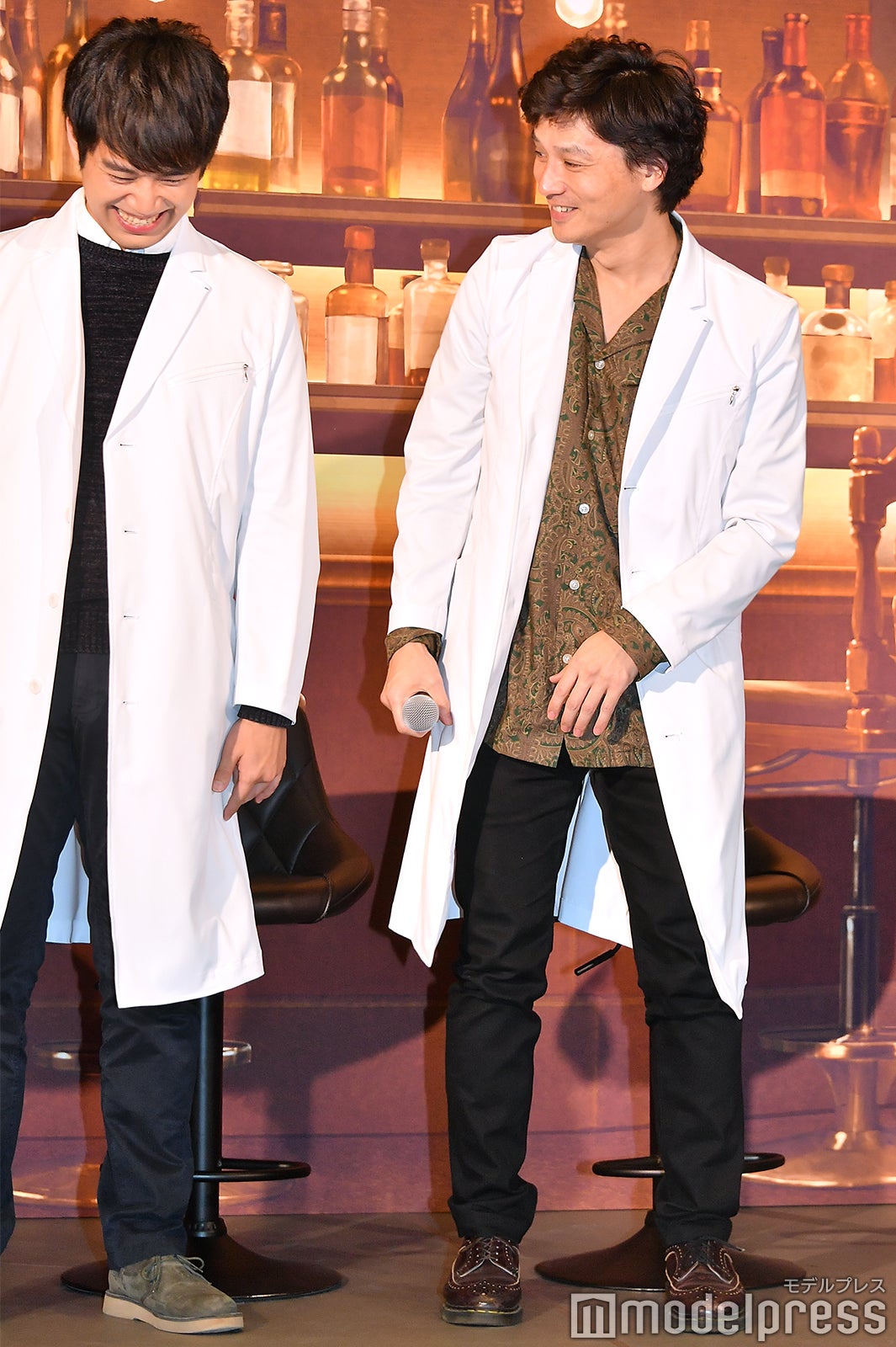 三浦貴大、安藤政信／「神酒クリニックで乾杯を」（C）モデルプレス