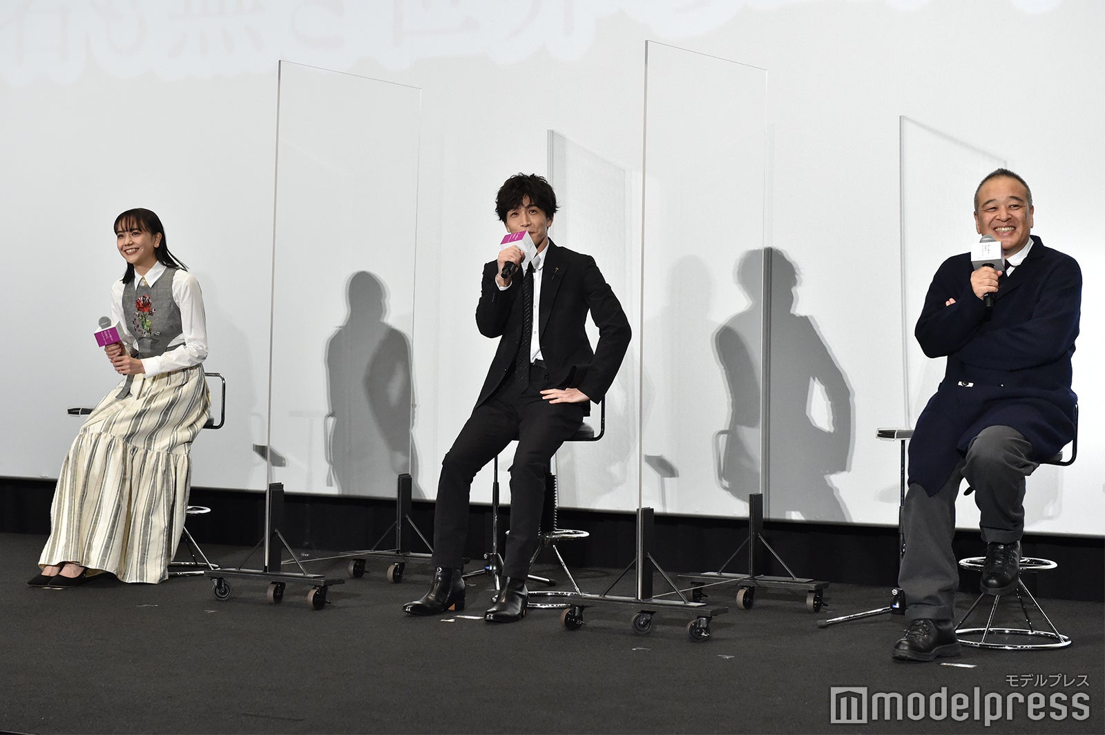 松井愛莉、岩田剛典、佐藤祐市監督 （C）モデルプレス