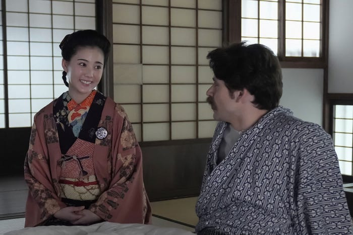 北香那、トミー・バストウ「ばけばけ」第49話(C)NHK