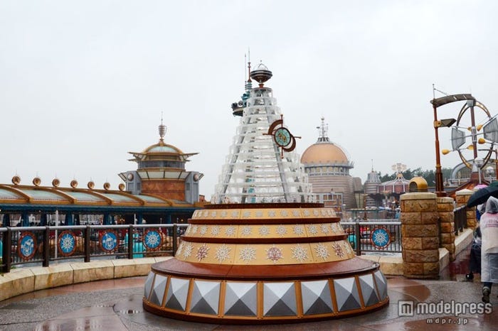 ポートディスカバリーのツリー(昼)