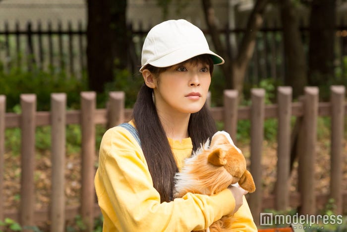 第5話「ダメンズ系イケメンバンド男子と、阿佐ヶ谷で本格タイ料理」家なき子の妄想シーン(C)峰なゆか/ドラマ「女くどき飯 Season2」製作委員会・MBS