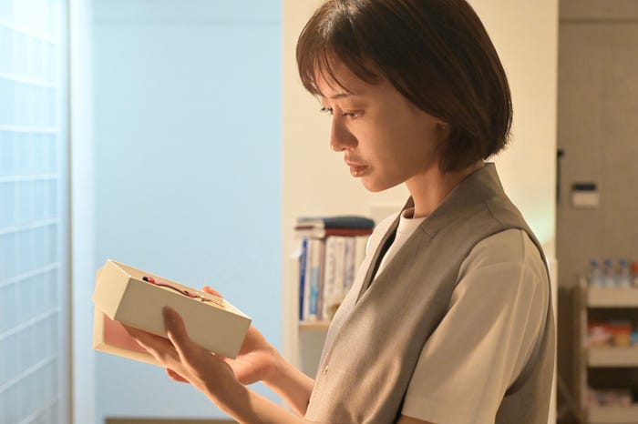 松本まりか「奪い愛、真夏」第1話(C)テレビ朝日