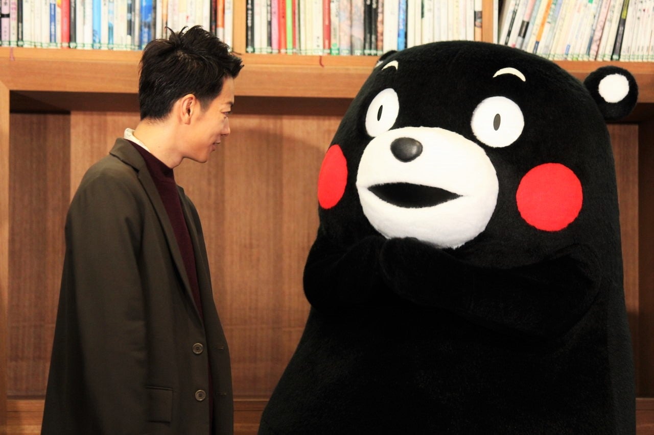 佐藤健、くまモン （画像提供：所属事務所）