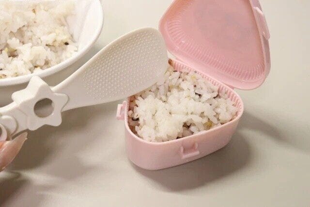 ダイソー　ふっくらおにぎりケースM／Mなかよし