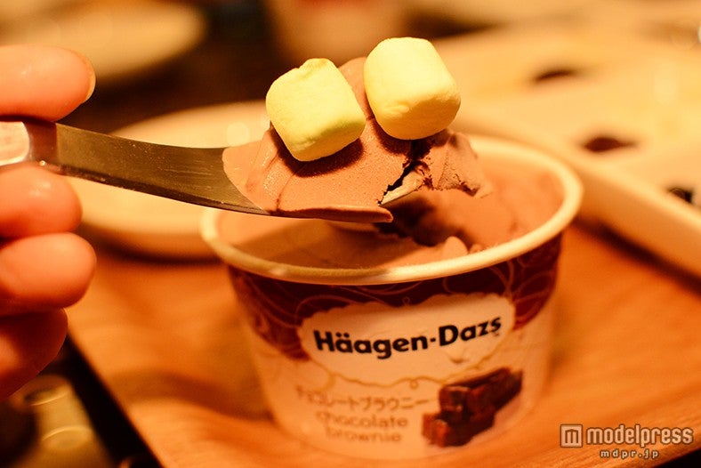 チョコレートブラウニーにマシュマロ