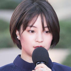 <ネメシス>広瀬すず “どこから出てるのー?”ひょっこりSHOTに「可愛いのかたまり!」とファン歓喜