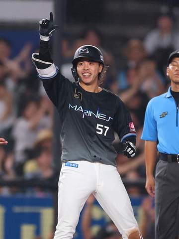 ロッテが1カ月ぶり連勝で9カードぶり勝ち越し 小川走者一掃3点三塁打「みんなが繋いでくれた」山口「燃えました」18号ソロ 西武キラー毛利3カ月ぶり3勝目