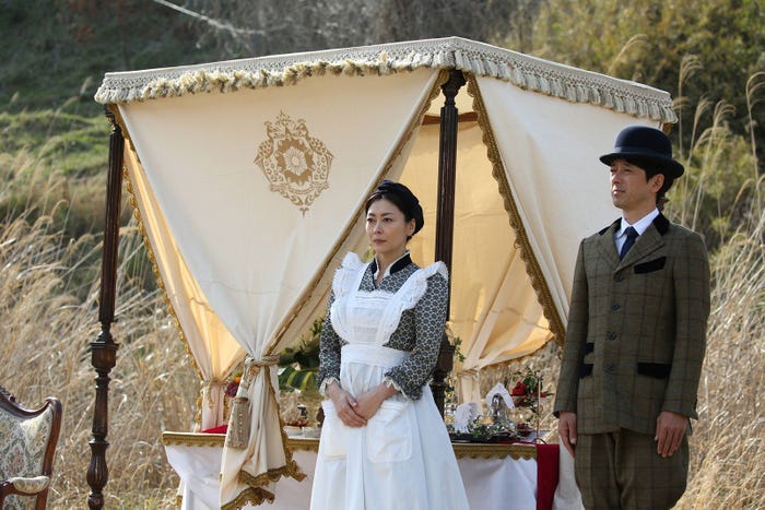 中山美穂、滝藤賢一/「貴族探偵」第3話より(画像提供:フジテレビ)