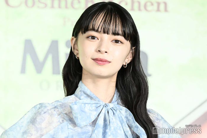 上國料萌衣(C)モデルプレス