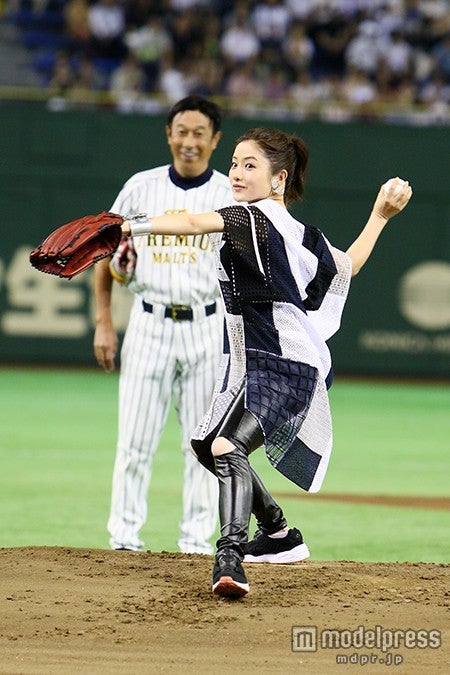 石原さとみ、ノーバンでガッツポーズ「初めてでした」