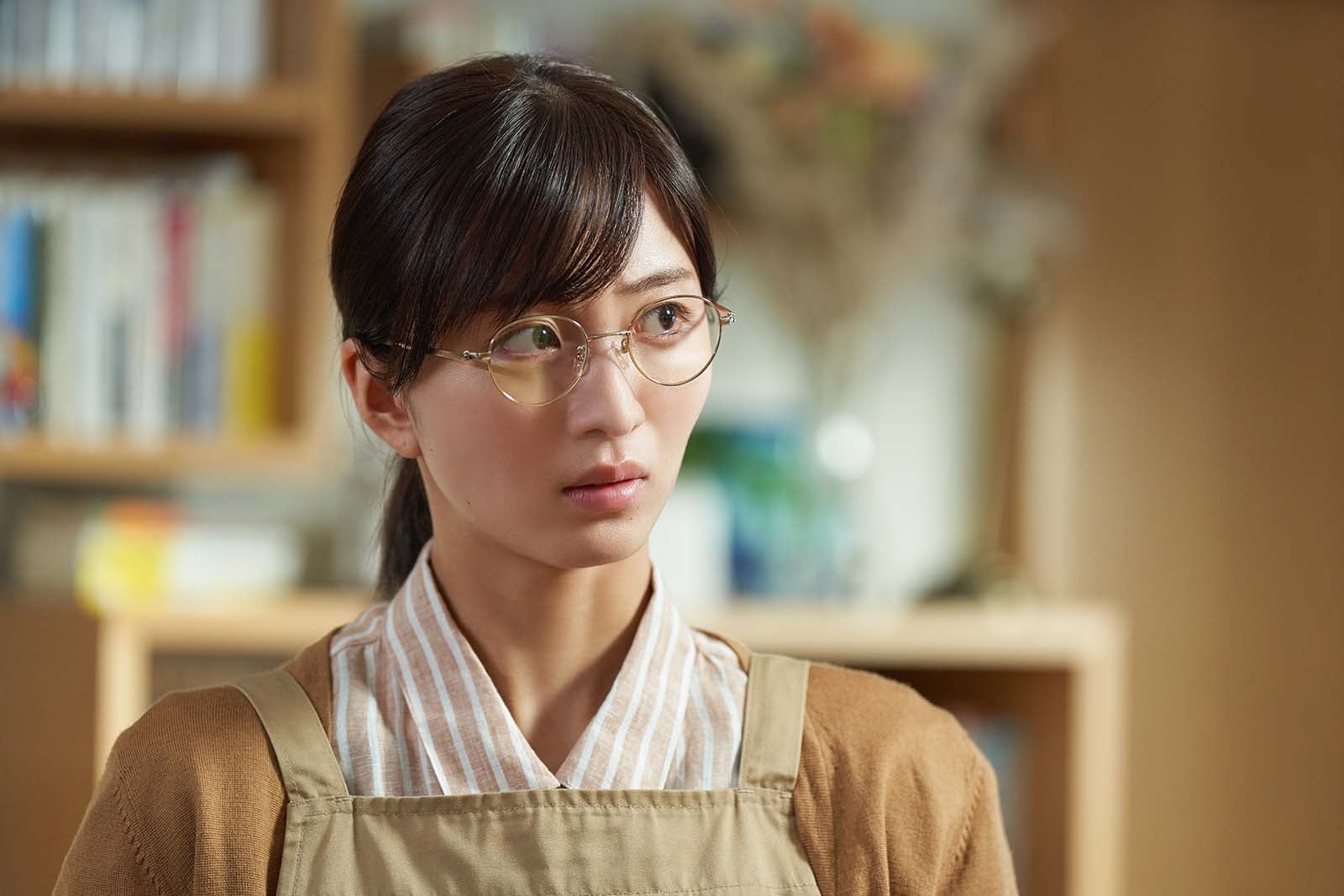 岡崎紗絵「アイのない恋人たち」第2話より（C）ABCテレビ