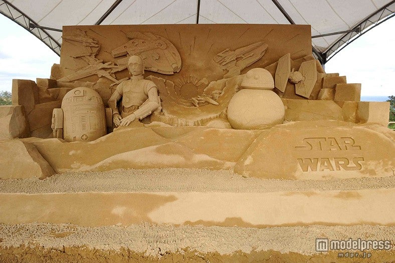 「スター・ウォーズ」最新作、新アート完成　お披露目式に日本初登場キャラクターも