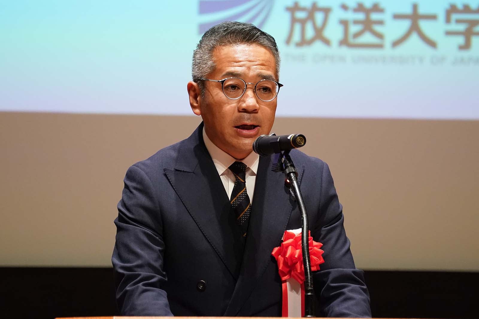 青山周平文部科学副大臣（提供写真）