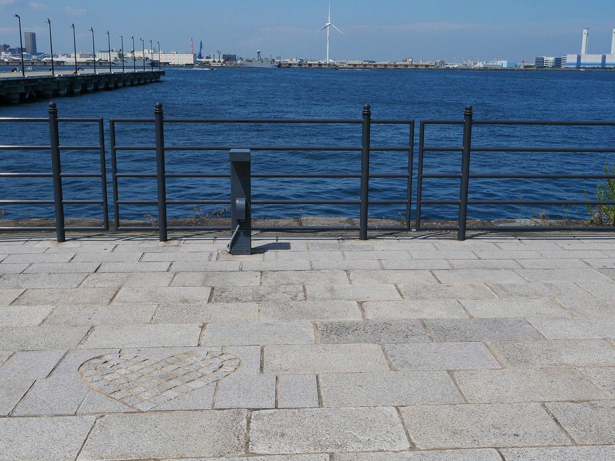 横浜ハンマーヘッドパークにあるハート型の石畳