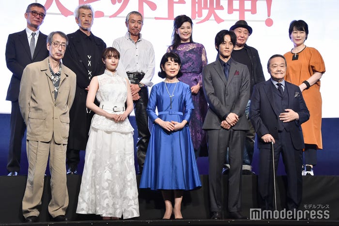 前列左より:みなみらんぼう、広瀬すず、吉永小百合、松坂桃李、西田敏行/後列左より:成島出監督、田中泯、柳葉敏郎、南野陽子、泉谷しげる、南杏子氏 (C)モデルプレス