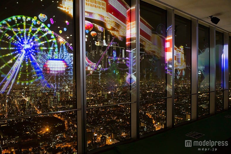 光の未来都市&花火アートが渋谷の夜景を彩る