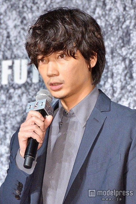 綾野剛「プラスにならない」自身の俳優論を語る