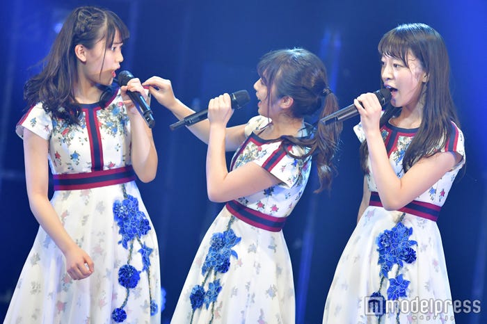 『おいでシャンプー』/「白い半袖のシャツがきらり♪」からの“じゃれ合い寸劇”が可愛すぎた!(C)モデルプレス
