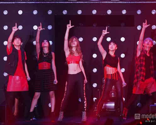 話題の大型新人・lol、オープニングアクトで「東京ガールズコレクション」初出演 迫力パフォーマンス魅せる<TGC2015A/W>