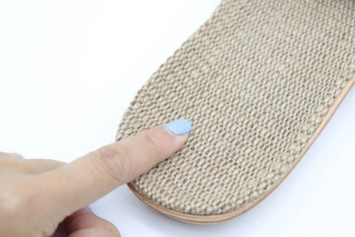 ダイソーの外でも履けるスリッパのジュート素材はチクチクしない
