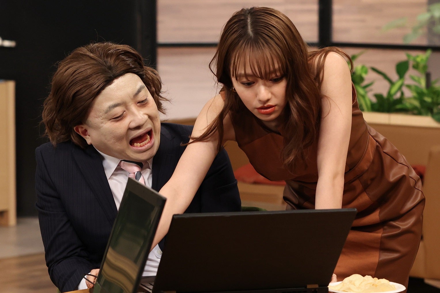 松尾駿、山本舞香（C）フジテレビ