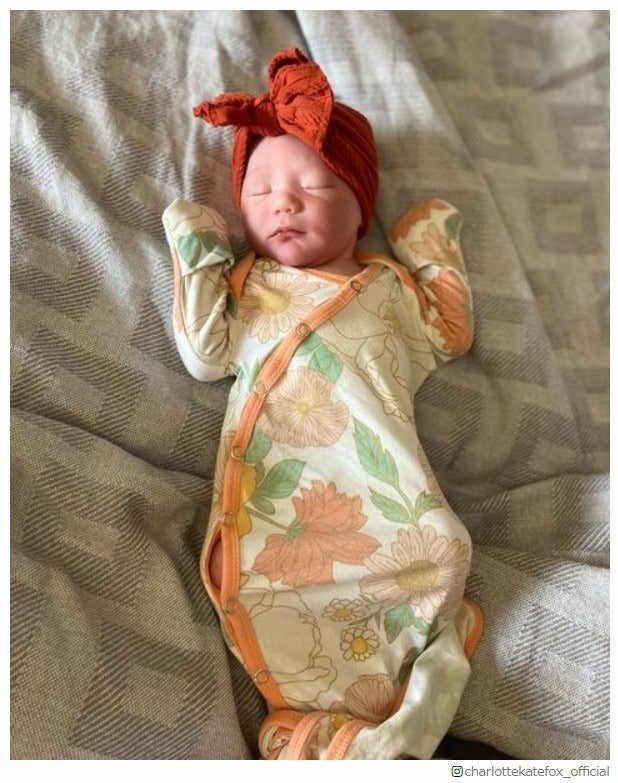 シャーロット・ケイト・フォックスの第3子ショット／シャーロット・ケイト・フォックスInstagramより