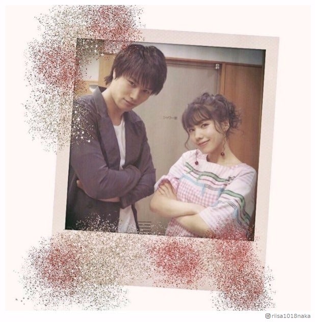 仲里依紗＆鈴木伸之、“不倫夫婦ショット”でニヤリ「笑顔が怖い」「ザワザワする」