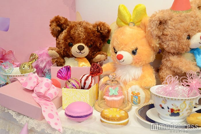 「鏡の世界」の“BEARthday Party”(C)モデルプレス/(C)Disney