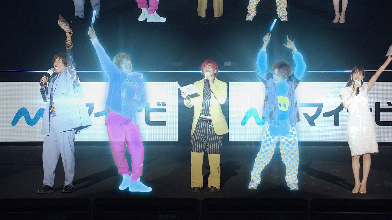 XR技術でEXITが登場（C)マイナビ 東京ガールズコレクション 2021 SPRING／SUMMER