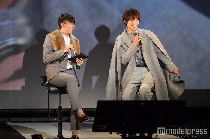 福士蒼汰(右)/(C)モデルプレス