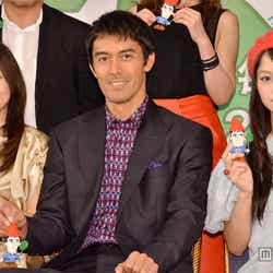 左から:山口智子、阿部寛、宮崎あおい