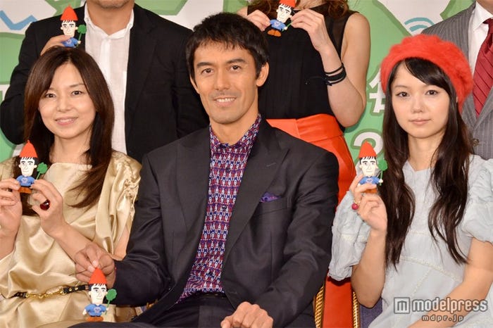 左から:山口智子、阿部寛、宮崎あおい