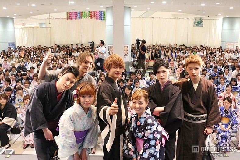 AAA、浴衣姿に1000人が熱狂 “胸キュン”サービスでファン興奮　