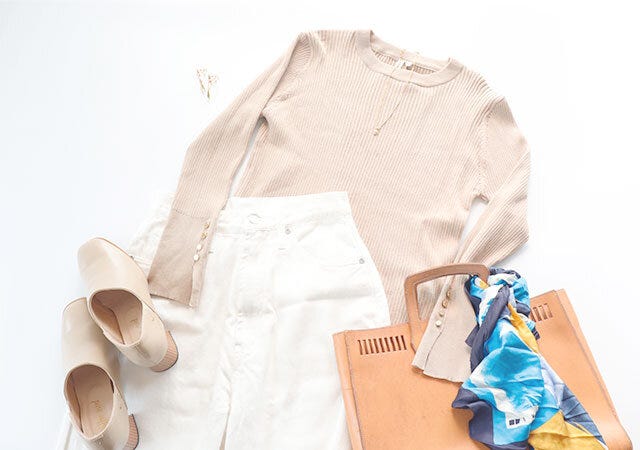 しまむら　ニット　ベージュ　コーデ