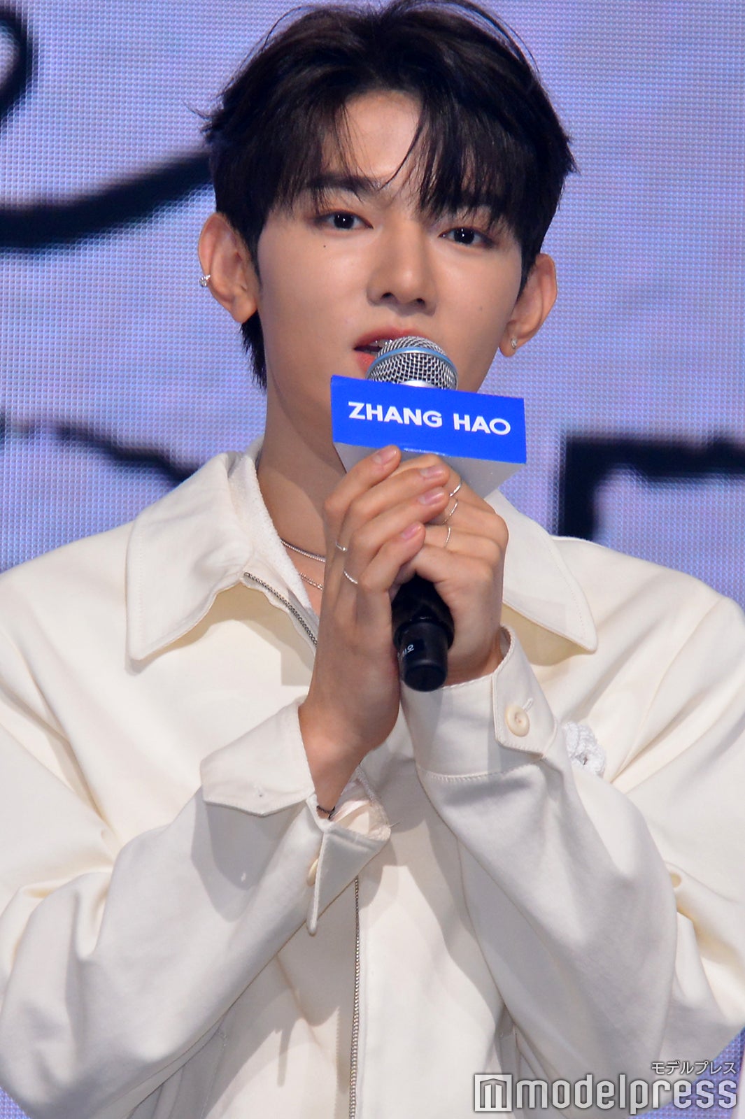 挨拶するジャン・ハオ（C）モデルプレス