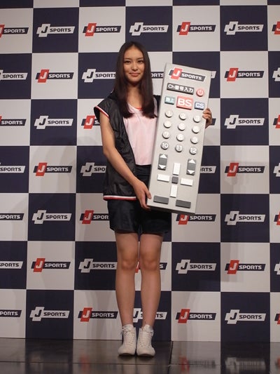 武井咲、チアリーダーになってスポーツを応援