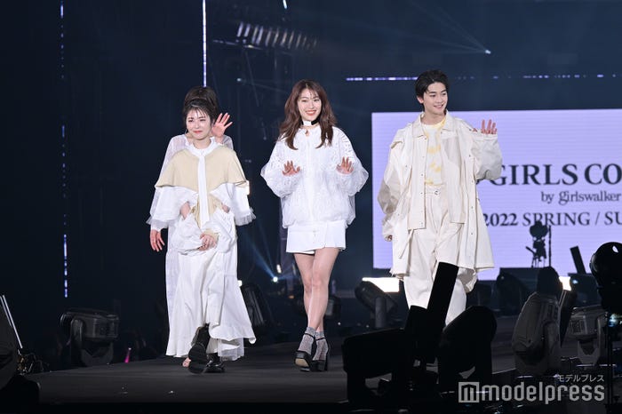 岡崎紗絵、浜辺美波、瀧本美織、高橋文哉 (C)モデルプレス