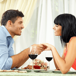 見逃さないで!男が好きな人だけにしか見せない”脈あり”サインとは?