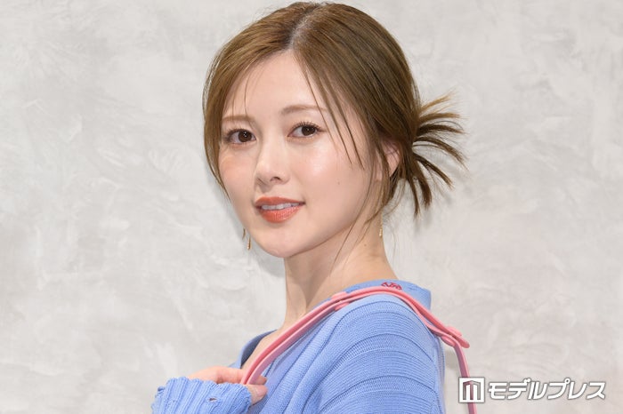 白石麻衣、NewJeansファンミ鑑賞報告 オフショットに「可愛すぎるオタク」「推しが渋滞」の声