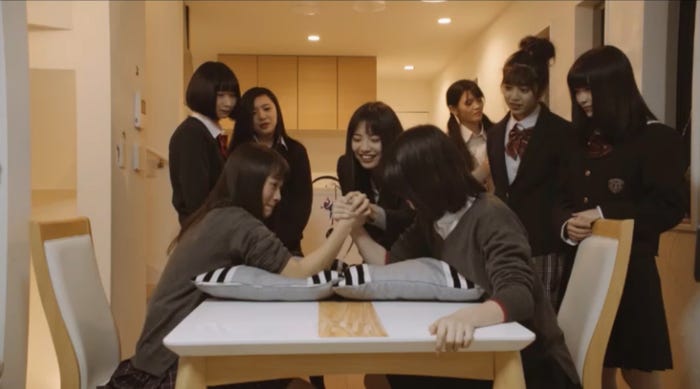 めいめいvsほのぴぴ/「女子高生ミスコンFINALIST~ハレトキドキJK~」より(提供画像)