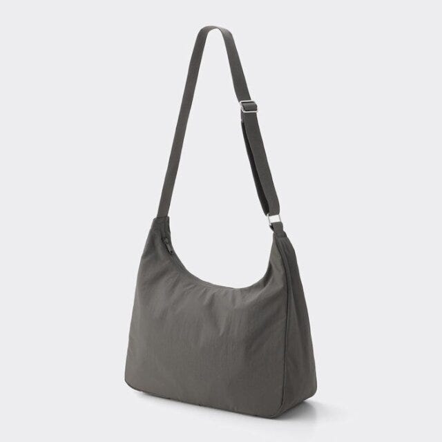 GU　ワイドパンツ　スタイルアップ　カジュアルコーデ　asuka　イラスト　ラウンドショルダーバッグ