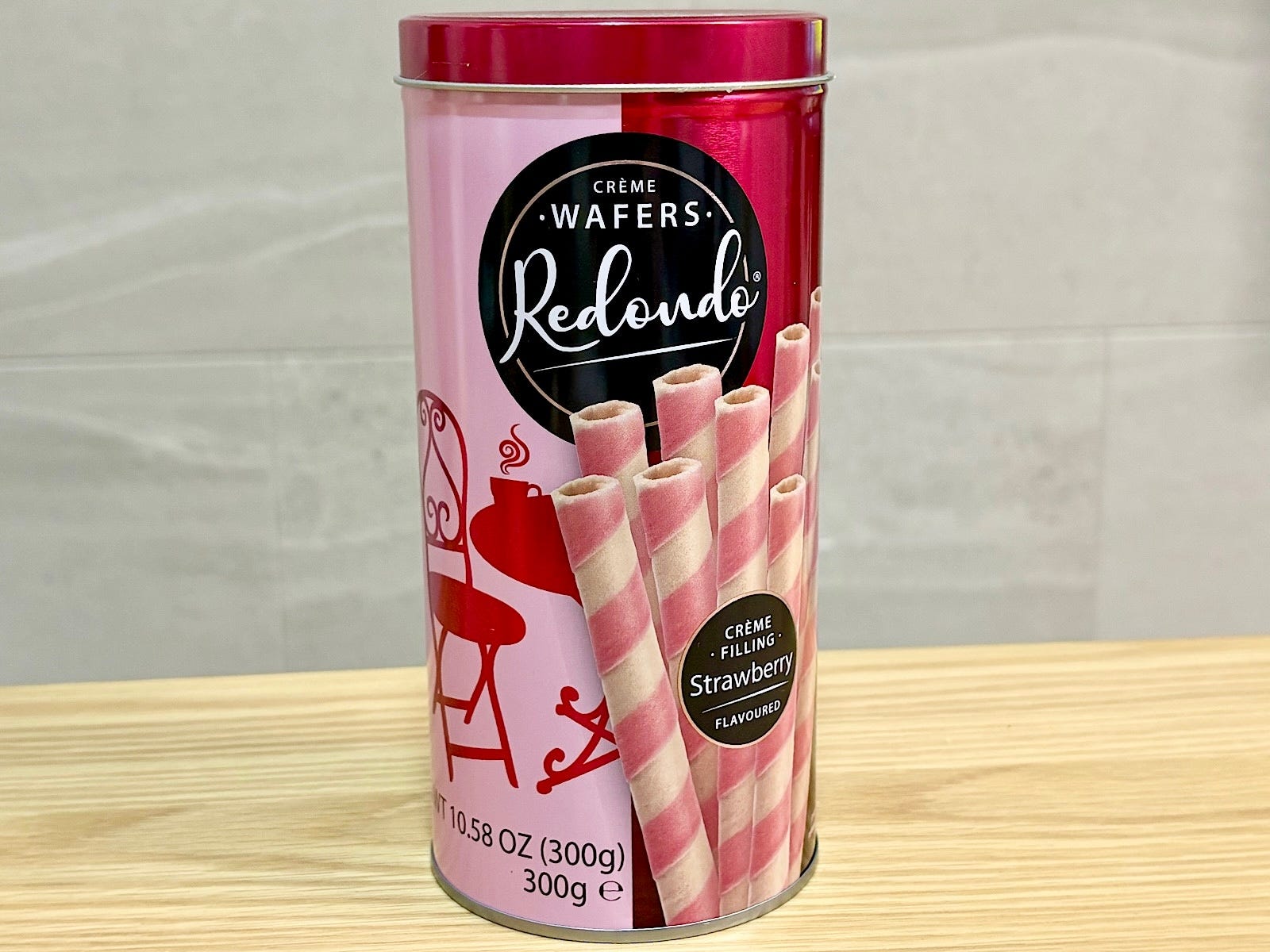 「レドンド ウエハースロール ストロベリー 300g」518円（税込）