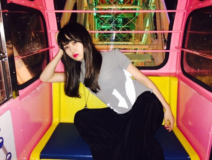 私服/伊藤万理華/画像提供:乃木坂46LLC