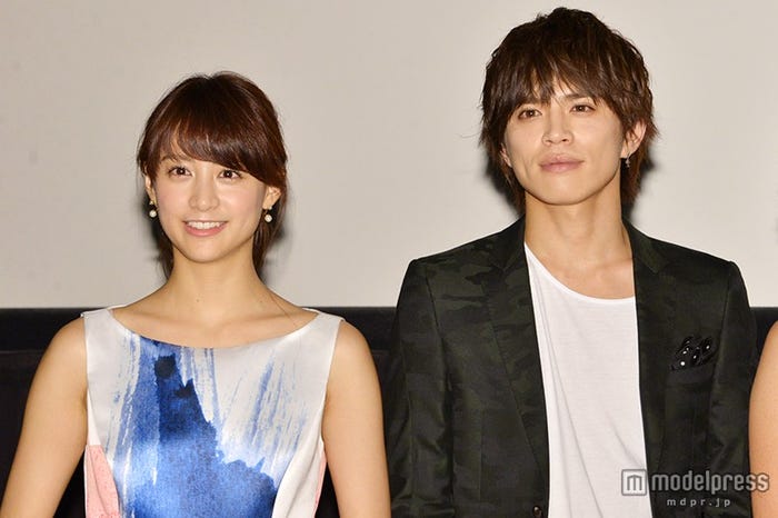 (左から)山本美月、山本裕典
