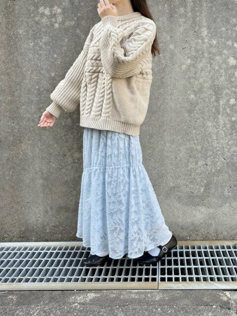 ケーブルニット×レーススカート 2025冬大人女子おすすめケーブルニット×レーススカート