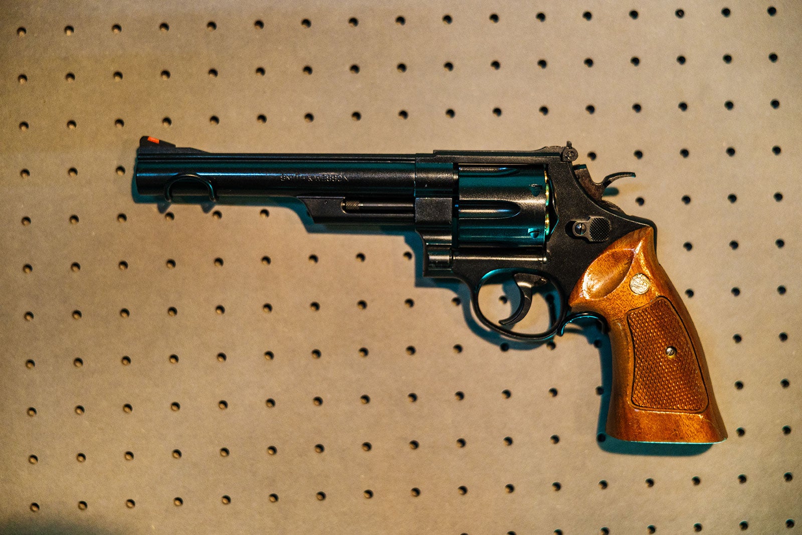 銃「シティーハンター」より（提供写真）