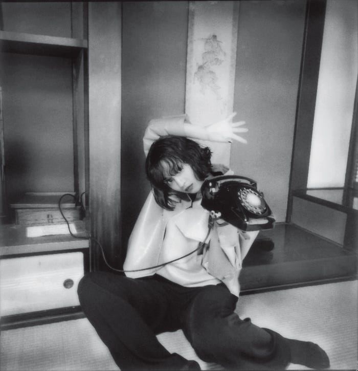 広瀬すず/「レジャー・トレジャー」ポスター(撮影:奥山由之/講談社)